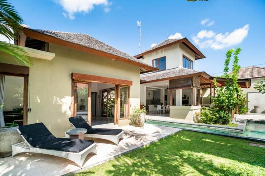 Villa Shanti, Sitara Villa Group Семиняк Екстериор снимка